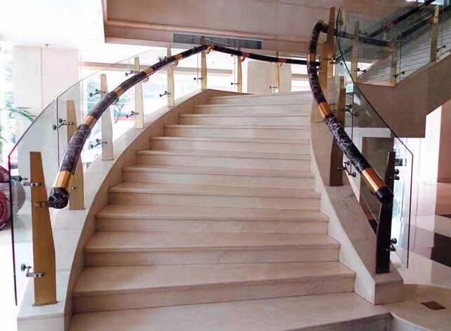 護(hù)欄材質(zhì)