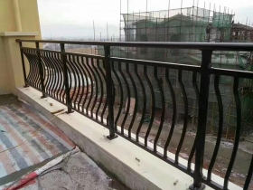 陽(yáng)臺(tái)護(hù)欄